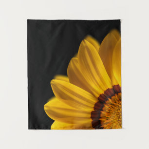 Tapete De Parede Flor amarela sobre fundo preto
