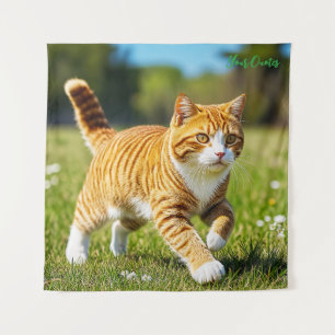 Tapete De Parede Gato Laranja Tabby Realista em Prado Ensolarado