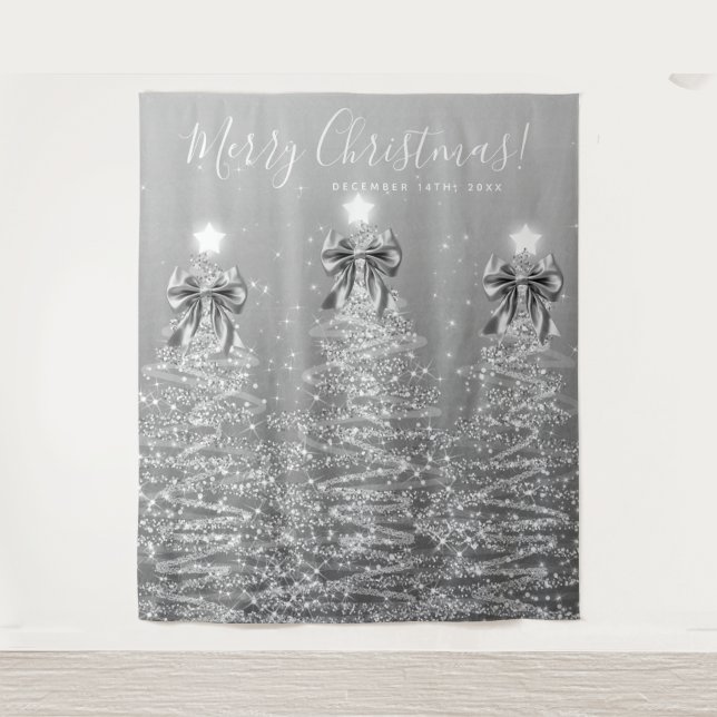 Tapete De Parede Holiday Backdrop Silver Christmas Trees w/ Bows (Frente)