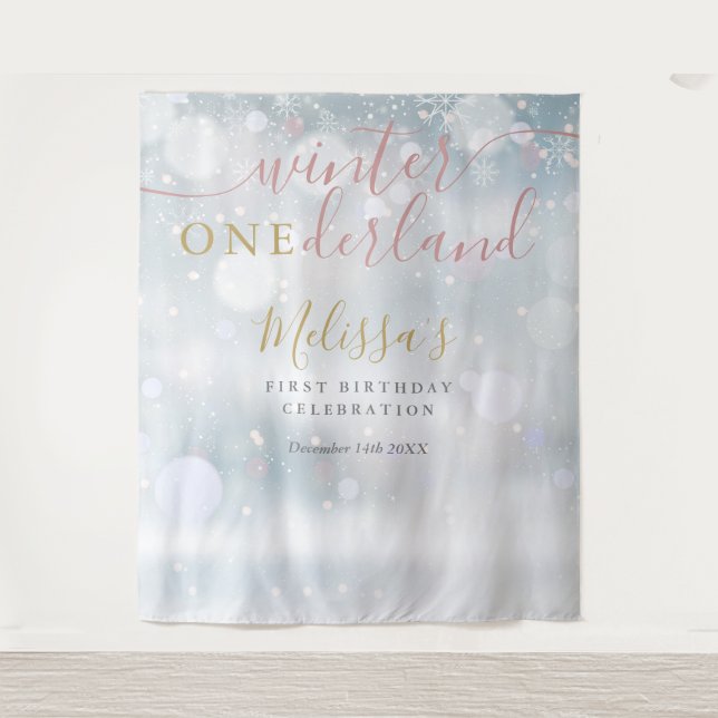 Tapete De Parede Inverno ONederland Aniversário de 1 Ano Rosa e Dou (Frente)