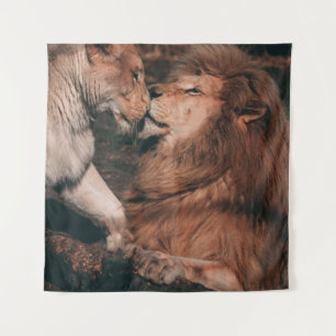 TAPETE DE PAREDE LION LYY NA ROCHA MARAVILHOSA