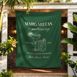 Tapete De Parede Margaritas e Matrimony Bachelorette Weekend<br><div class="desc">Este design apresenta um texto moderno e ousado com cocktails desenhados à mão e um tema margarita verde.</div>