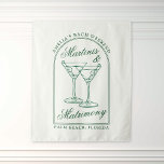 Tapete De Parede Martinis & Matrimony Bachelorette Weekend<br><div class="desc">Este design apresenta um texto moderno e ousado com cocktails desenhados à mão e um tema de martini verde.</div>