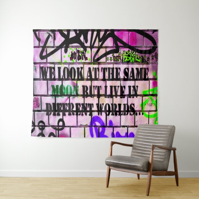 Tapete De Parede Mesma Lua Diferentes Mundos Grafite Colorido (In Situ (Horizontal))