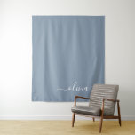 Tapete De Parede Monograma Moderno Minimalista Dusty Blue Elegante<br><div class="desc">Apresentando nossa Coleção Elegante de Monograma Moderno Minimalista e Dusty: Eleve seu estilo com sofisticação e charme de eterno subestimados. Nossa coleção apresenta designs minimalistas em uma matiz azul suja, aperfeiçoada com monogramas elegantes adaptados ao seu gosto pessoal. De papelaria refinada a acessórios versáteis, cada peça da nossa coleção é...</div>
