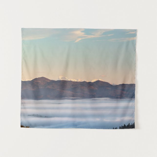 Tapete De Parede Montanha majestosa Triglav com nevoeiro no vale (Frente (Horizontal))