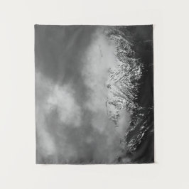 Tapete De Parede Montanhas negras e brancas em nuvens