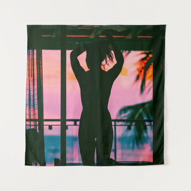 Tapete De Parede Mulher no topo do tanque preto e calças em preto (Frente)