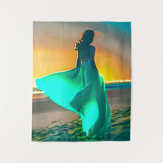 Tapete De Parede Mulheres de azul Turquesa em uma Praia da Noite (Frente)