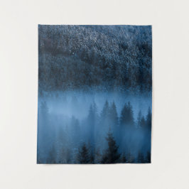 Tapete De Parede Névoa mágica sobre a floresta de espadilha nevada