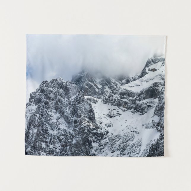 Tapete De Parede Nuvens cobrindo montanhas majestosas (Frente (Horizontal))