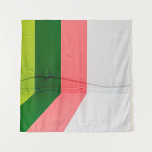 Tapete De Parede Parede branca, rosa, verde e amarela pintada