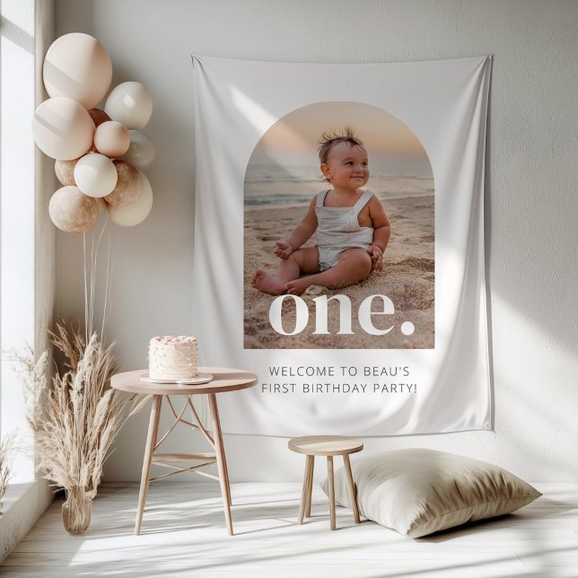 Tapete De Parede Sinal de Boas-Vindas de Foto Arqueada de 1º Aniver (Zazzle 1st Birthday One Arched Photo Welcome Sign Tapestry)