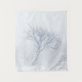 Tapete De Parede Solitário durante tempestade de neve no inverno