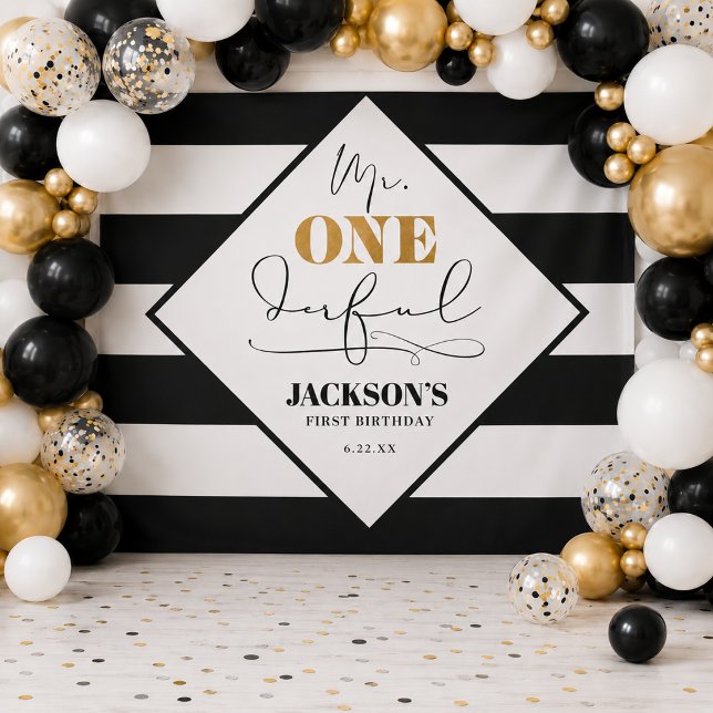 Tapete De Parede Sr. Onederful Fundo Listrado Preto e Branco (Mr. Onederful Black and White Striped Backdrop)