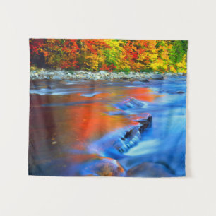 Tapete De Parede Swift River refletindo as cores do outono