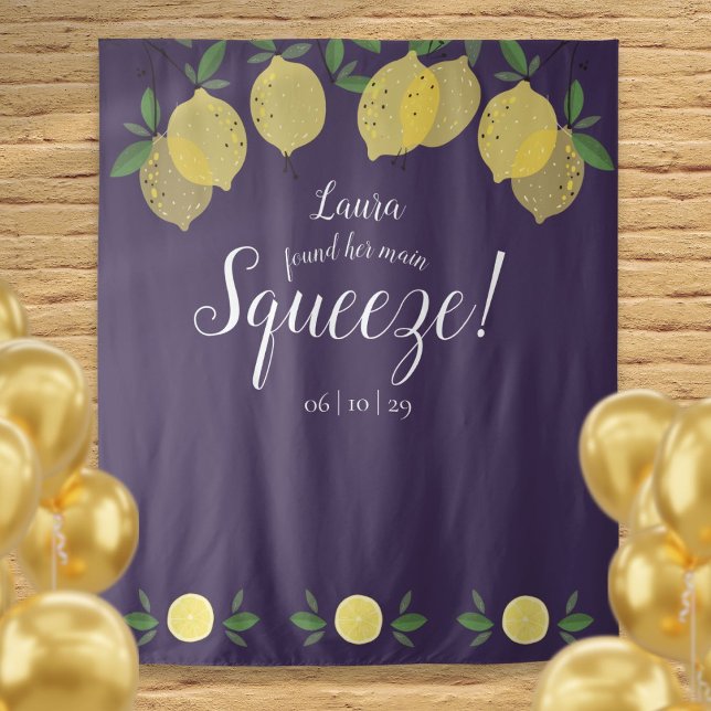 Tapete De Parede Tornozelas Principais Espremem o Chuveiro Nupcial  (Lemons Main Squeeze Bridal Shower Purple Backdrop)