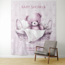 Urso cor-de-rosa no dorso do cesto