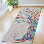 Tapete De Yoga Árvore Da Vida Do Logotipo Yoga<br><div class="desc">Este tapete decorativo de ioga apresenta uma impressão de uma árvore colorida arco-íris sobre um fundo de cinza pálida. Eu fiz o design original em mosaico usando muitos pequenos fragmentos de vidro de cor brilhante. Adicione o logotipo da sua empresa ou do estúdio yoga para personalizar este tapete. Design Mosaico...</div>