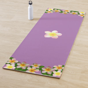 Tapete De Yoga Belas Flores de Frangipani em Violeta Lavanda
