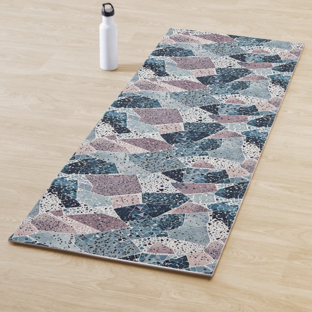 Tapete De Yoga Blue and Mauve Abstract Terrazzo Design (In Situ)