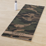 Tapete De Yoga Camuflagem Verde do Exército Natural<br><div class="desc">Aproveite o seu trabalho com este tapete de yoga camuflagem verde do exército.</div>