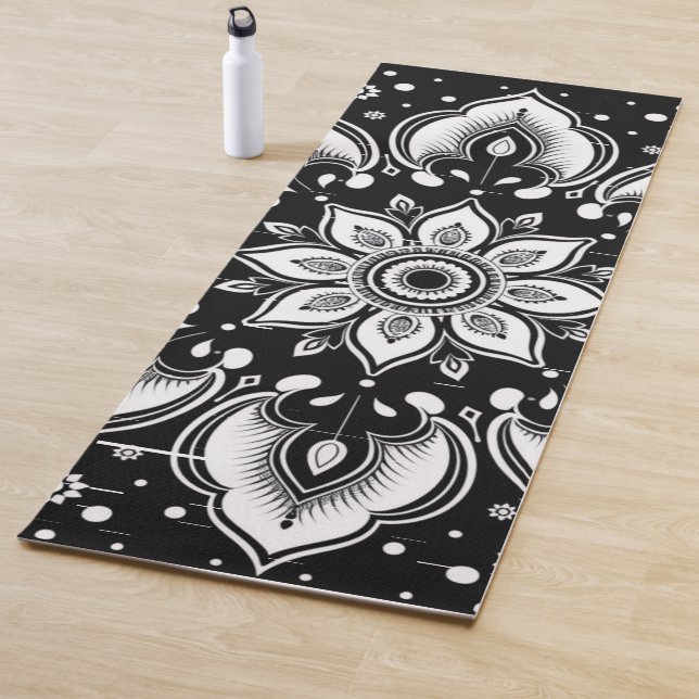 Tapete de Yoga com Padrão Mandala Preto e Branco (In Situ)