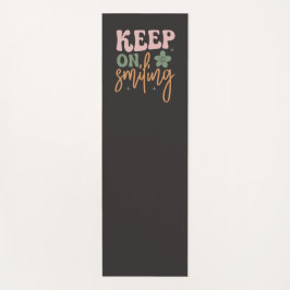 Tapete De Yoga Continue sorrindo a citação Inspiracional