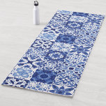 Tapete De Yoga Cor da Água do Padrão do Azulejo Branco Azul do Me<br><div class="desc">Bonito padrão de azulejo branco e azul indigo em aquarela. Arte original de Nic Squirrell.</div>