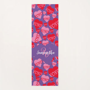 Tapete De Yoga Corações Padrão XOXO Adoram Monograma Vermelho Púr