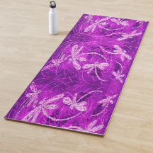 Dragões de prata em um céu magenta