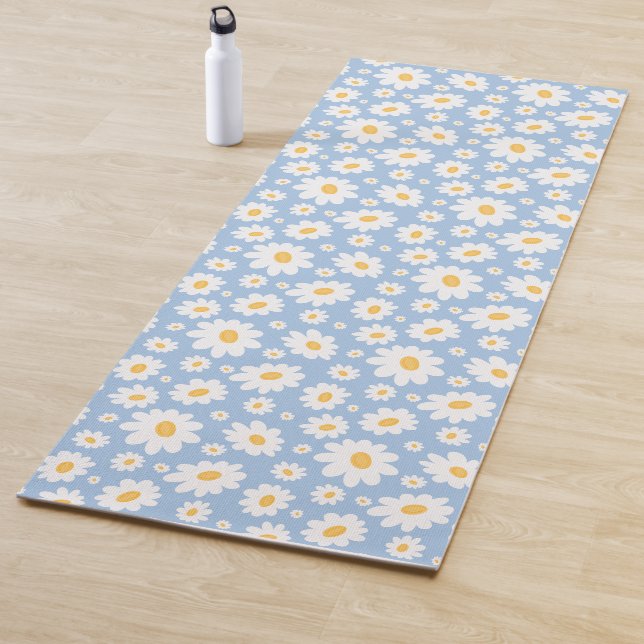 Tapete De Yoga Dusty Blue Hand Drawn Daisy Pattern (In Situ)
