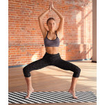 Tapete De Yoga Exercício Moderno de Monograma de Stripes Negra e<br><div class="desc">Crie seu próprio padrão personalizado, moderno, legal, chic, na moda, tendências, faixas de cores preto e branco, roteiro bonito, elegante de tipografia de ouro falso, leve, amigo do ambiente, composto de vinil celular, livre de BPAs, ftalatos e látex, tapete de exercício de yoga de qualidade com um toque suave, e...</div>