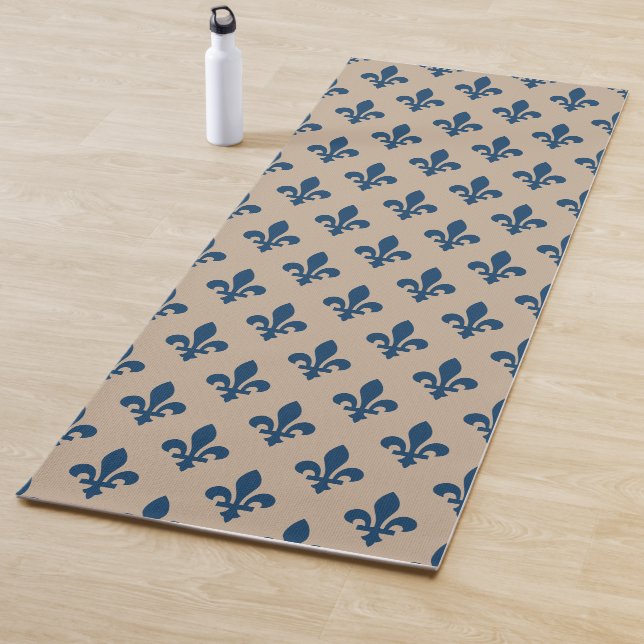 Tapete De Yoga Fleur de Lis Pattern, Royal French Blue em Creme (In Situ)