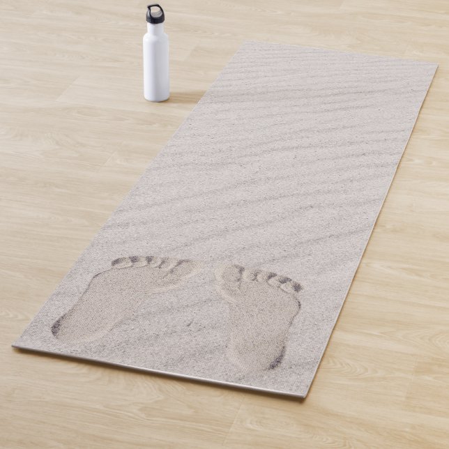 Tapete De Yoga Footprints in Beach Sand (In Situ)