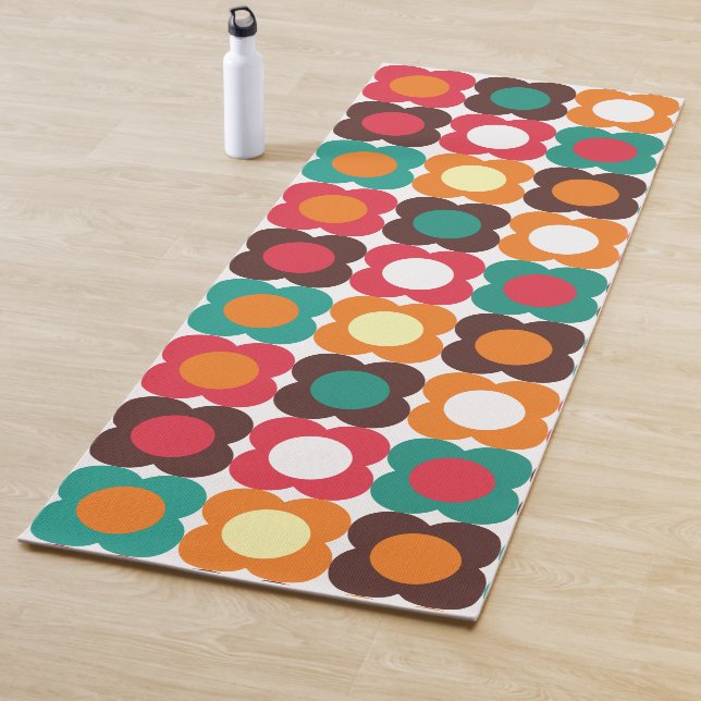 Tapete De Yoga Groovy 70s Retro Flower Pattern | Bold Boho Floral (In Situ)