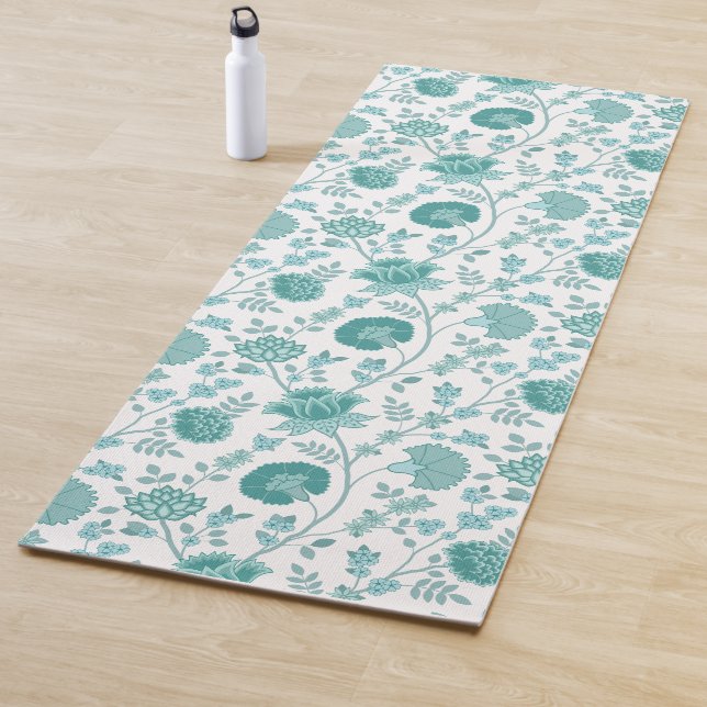 Tapete De Yoga Jacobean Floral Pattern Teals on White (In Situ)