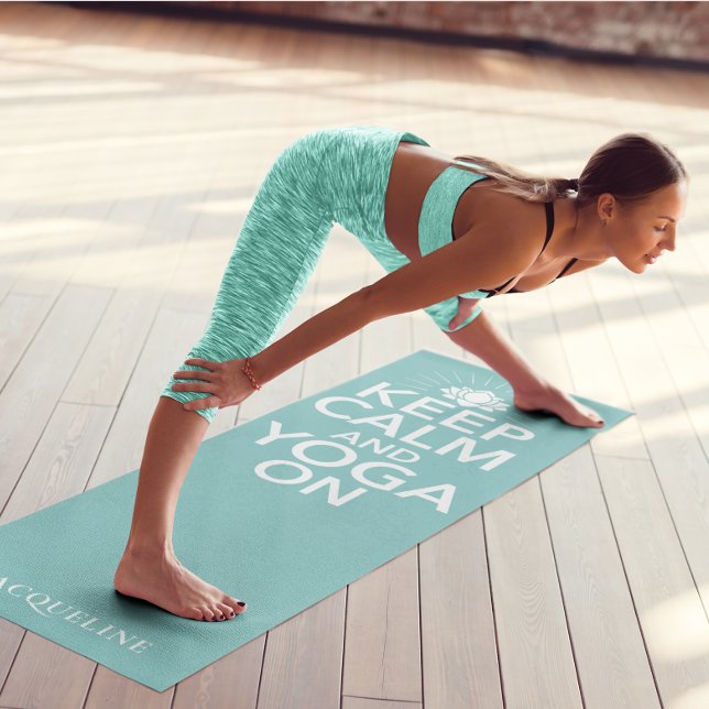 Tapete De Yoga Mantenha A Ioga Calma No Monograma Lotus Mint Gree (Keep Calm Yoga On Monogram Lotus Mint Green Yoga Mat)