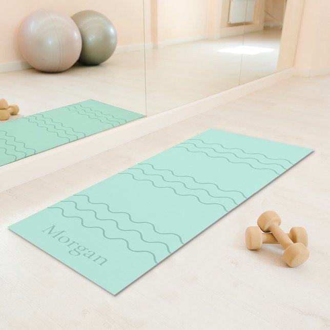 Tapete De Yoga Mint Green Modern Wavy Lines With Custom Name (Disclaimer: This image is a digital mockup.)