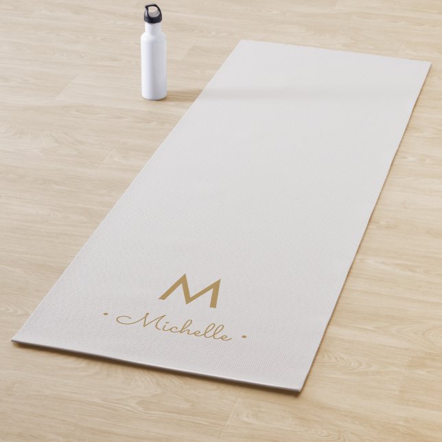 Tapete De Yoga Modern Light Gray Gold Script Monogram (In Situ)
