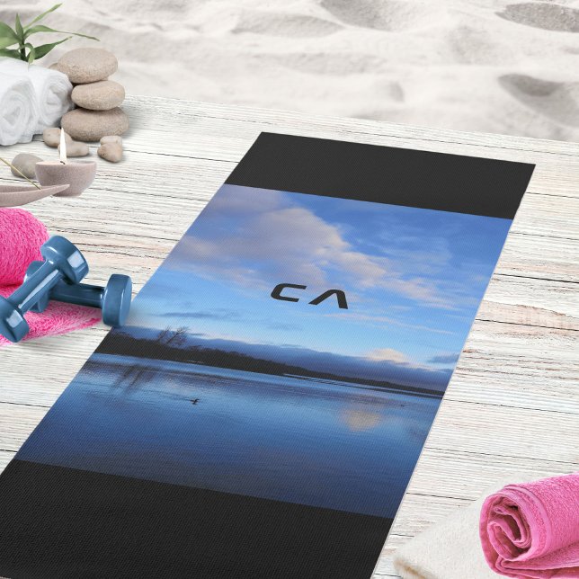Tapete De Yoga Monograma de Fotografia no Lago Azul (Blue Lake Photo Monogram Yoga Mat ©Susanne Sachers - Sunny Wanderlust 🌞✈️)