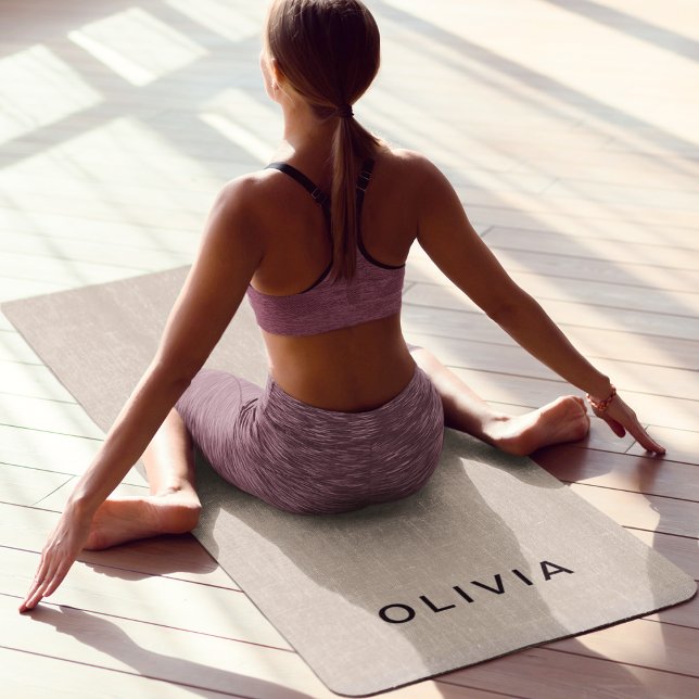 Tapete De Yoga Monograma personalizado de bege (Criador carregado)