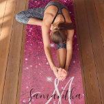 Tapete De Yoga Nome das Sparkles Vermelhos e Rosa Modernos<br><div class="desc">Apresentando nosso produto sensacional: moderno Red & Pink Glitter Sparkles! Adicione um toque de glamour e pizzazz à sua vida com esses brilhos brilhantes mesmeriserantes, projetados para cativar e encanar todos os que os olham. Quer você queira adorar seus pertences pessoais, criar artesanatos espantosos, ou adicionar um toque de brilho...</div>