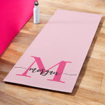 Tapete De Yoga Nome de Monograma de Rapariga de Script Moderno Ro<br><div class="desc">Melhore sua prática com nosso Yoga Mat! Apresentando um vibrante design cor-de-rosa-quente e personalizado com seu nome em um elegante roteiro moderno, este tapete yoga adiciona um toque na moda à sua rotina de exercícios. Produzido a partir de material não escorregadio de alta qualidade, ele proporciona conforto e estabilidade para...</div>