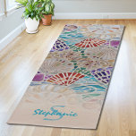 Tapete De Yoga Nome Monograma Beach Themed<br><div class="desc">Este tapete de ioga é decorado com um padrão de mosaico de casca. Personalize-o com seu nome e monograma. Porque nós criamos nosso próprio trabalho de arte você não encontrará essa imagem exata de outros designers. Mosaico original © Michele Davies.</div>