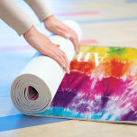 Tapete De Yoga Nome Personalizado Colorido do Colorido Rainbow Ti<br><div class="desc">Colorida Rainbow Tie Dye Nome personalizado Yoga Mat você pode facilmente adicionar um nome para fazer um único presente de gentileza para seu melhor amigo ou para o resto da família antes de ir para seu próximo destino tropical</div>