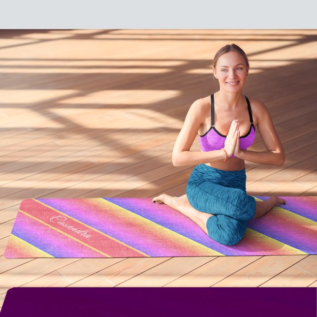 Tapete De Yoga Nome Personalizado de Stripes Diagonais de Pastel  (Multi-Colored Pastel Diagonal Stripes Custom Name Yoga Mat)