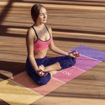 Tapete De Yoga Nome Personalizado do Colorblock do Arco-Íris Mode<br><div class="desc">Yoga Mat,  moderno Colorblock Personalizado,  apresenta um padrão colorido de blocos coloridos do arco-íris em roxo,  rosa,  laranja e amarelo com seu nome personalizado no centro. Personalizado editando o texto na caixa de texto fornecida. Elaborado por ©Evco Studio www.zazzle.com/store/evcostudio</div>