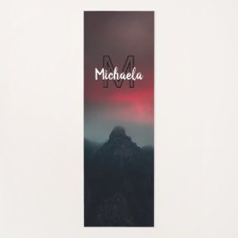 Tapete De Yoga Nuvens a arder, nevoeiro e monograma das montanhas