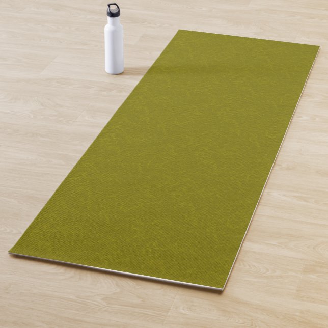 Tapete De Yoga Olive green surface with subtle swirling pattern (In Situ)